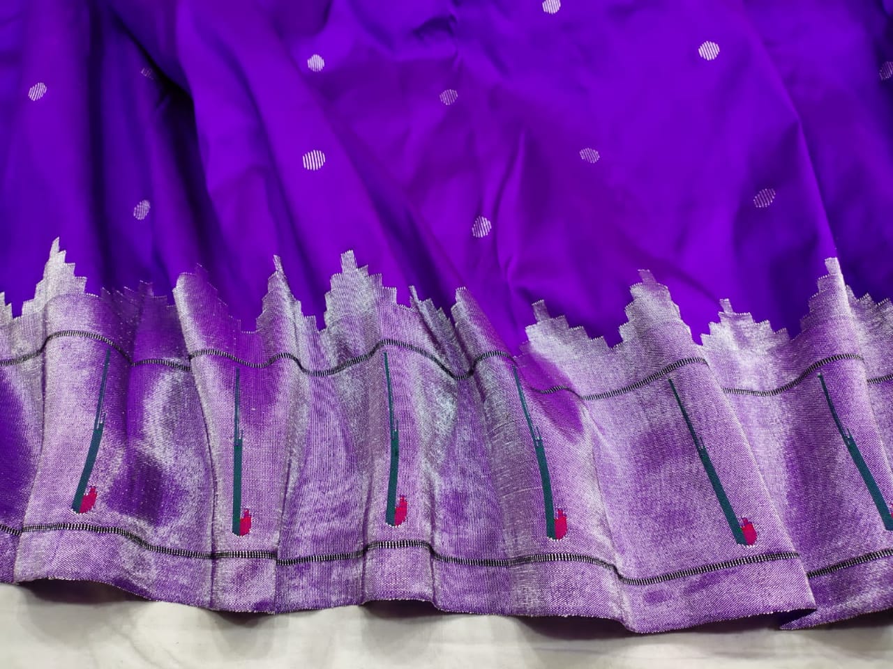 Renisha Paithani saree - Saffronfashionindia