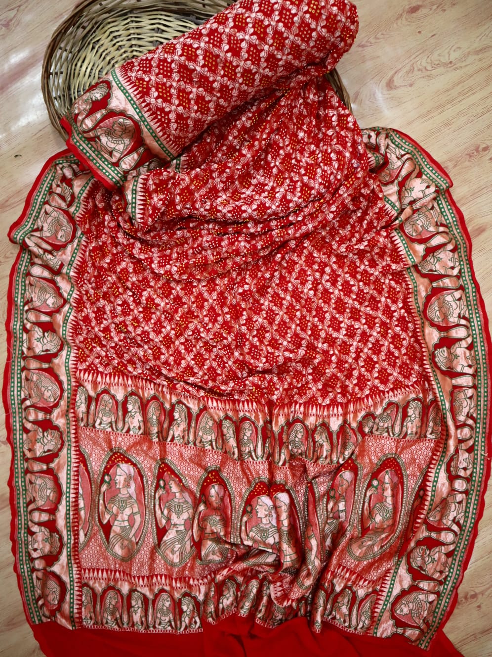 King queen inspired bandhani saree - Saffronfashionindia