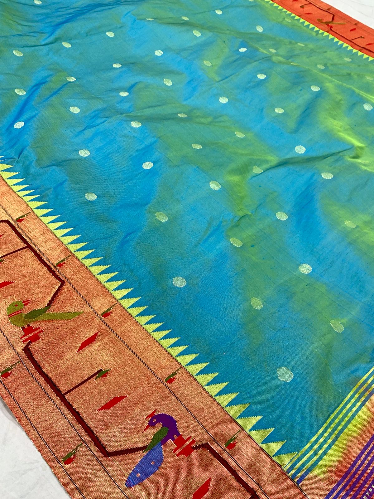 Radhe silk handloom Paithani saree - Saffronfashionindia