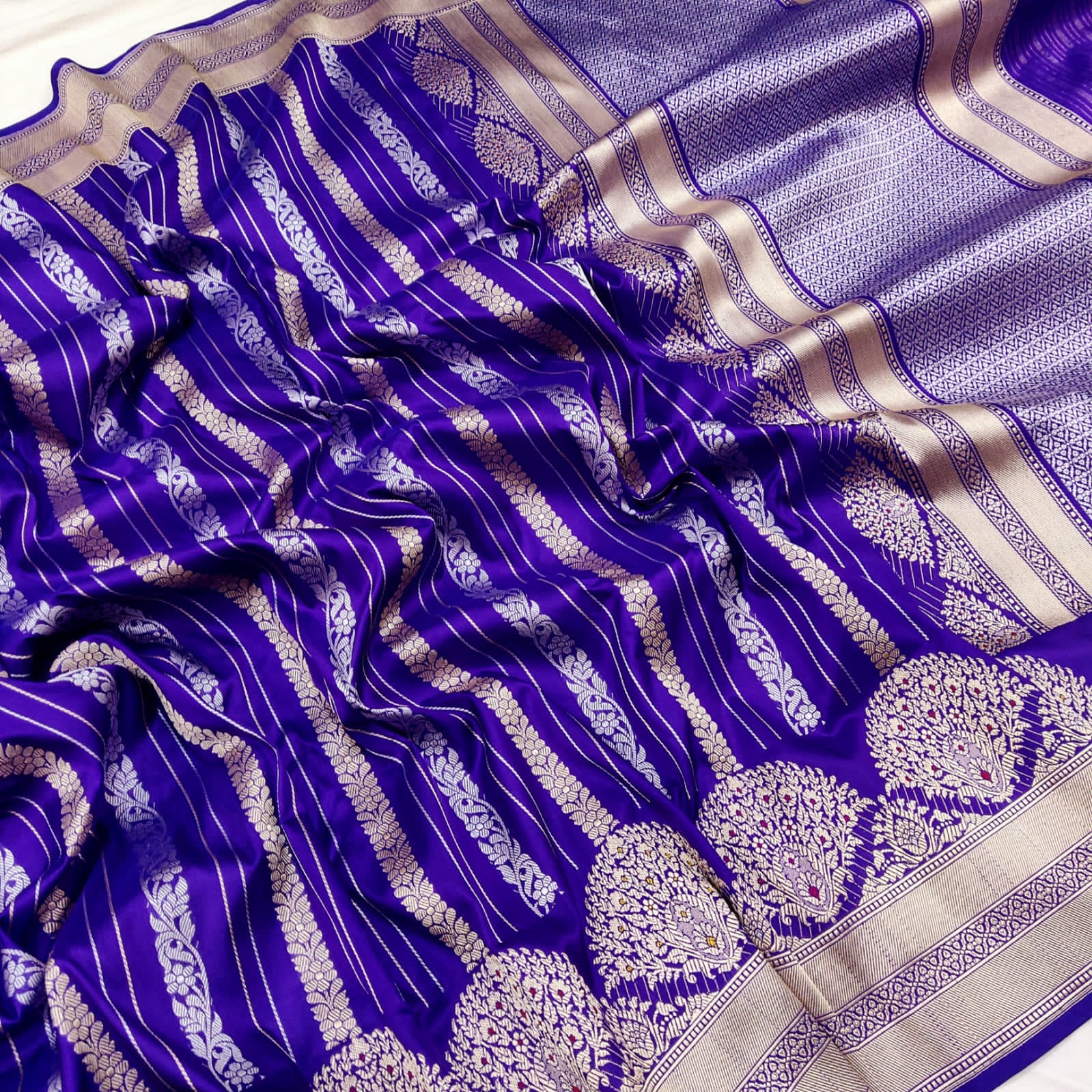 Gehnav Katan handwoven zari saree - Saffronfashionindia