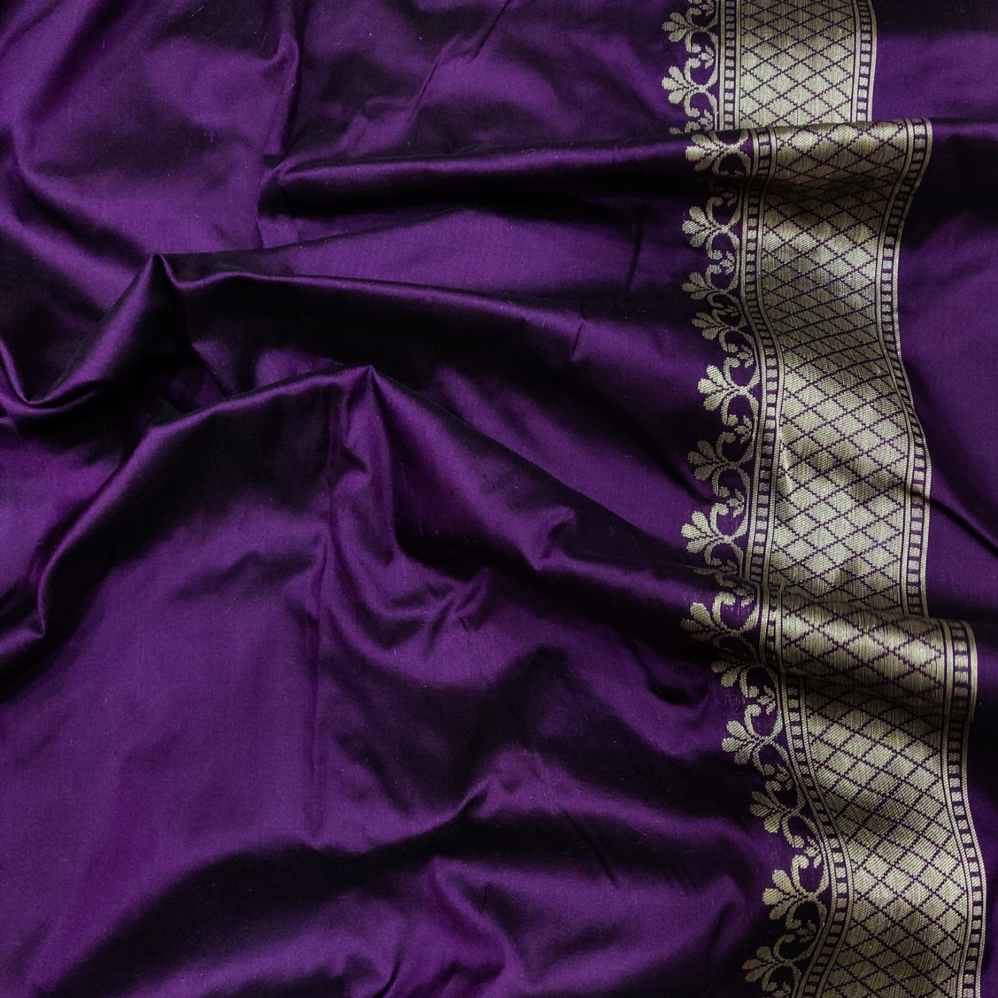Vanisha handwoven Katan silk sari - Saffronfashionindia