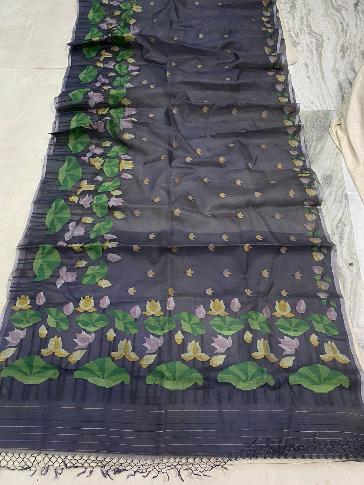 Arvika handwoven tantuj jamdani saree - Saffronfashionindia