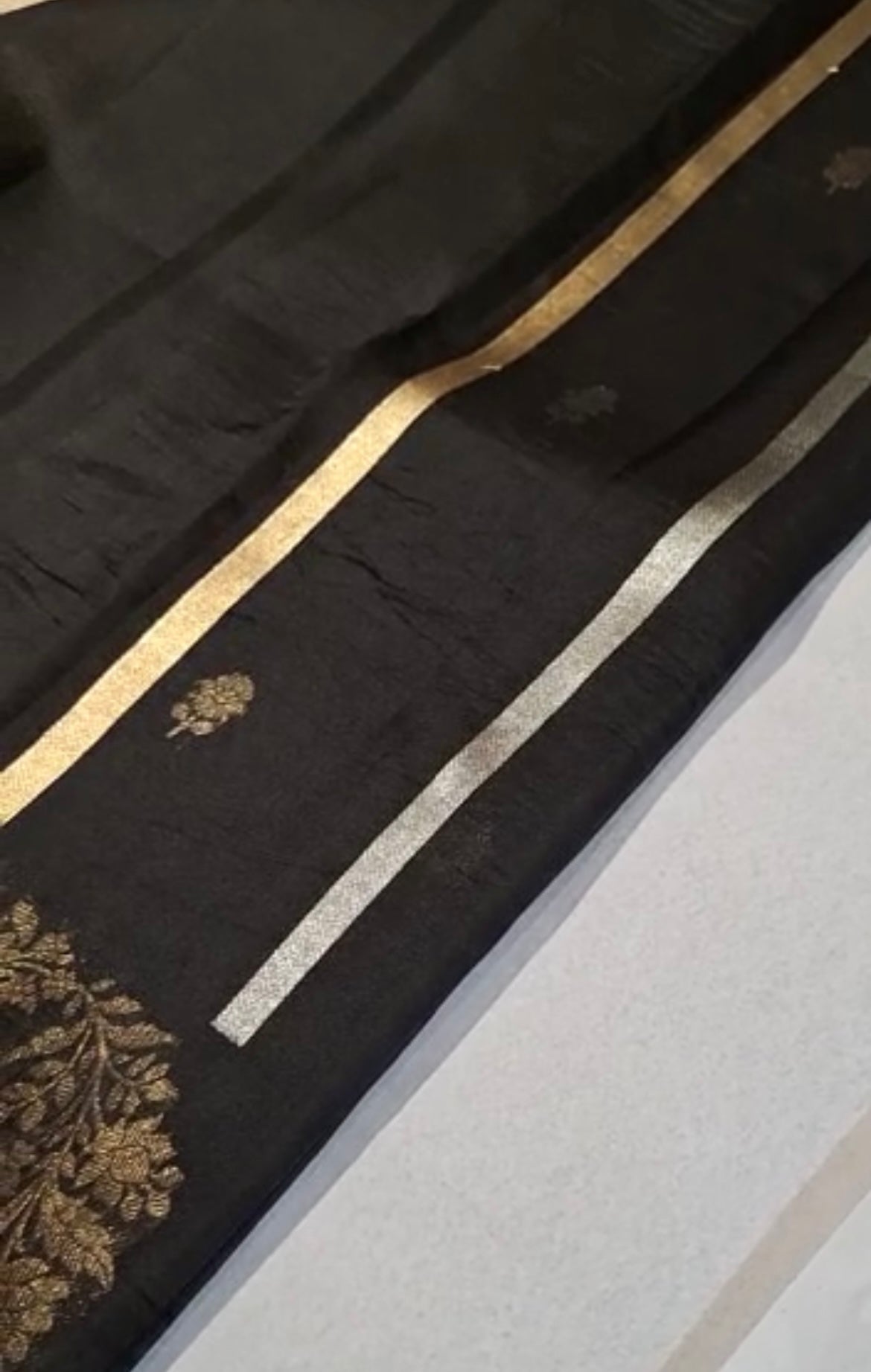Subodhi handloom kora saree - Saffronfashionindia