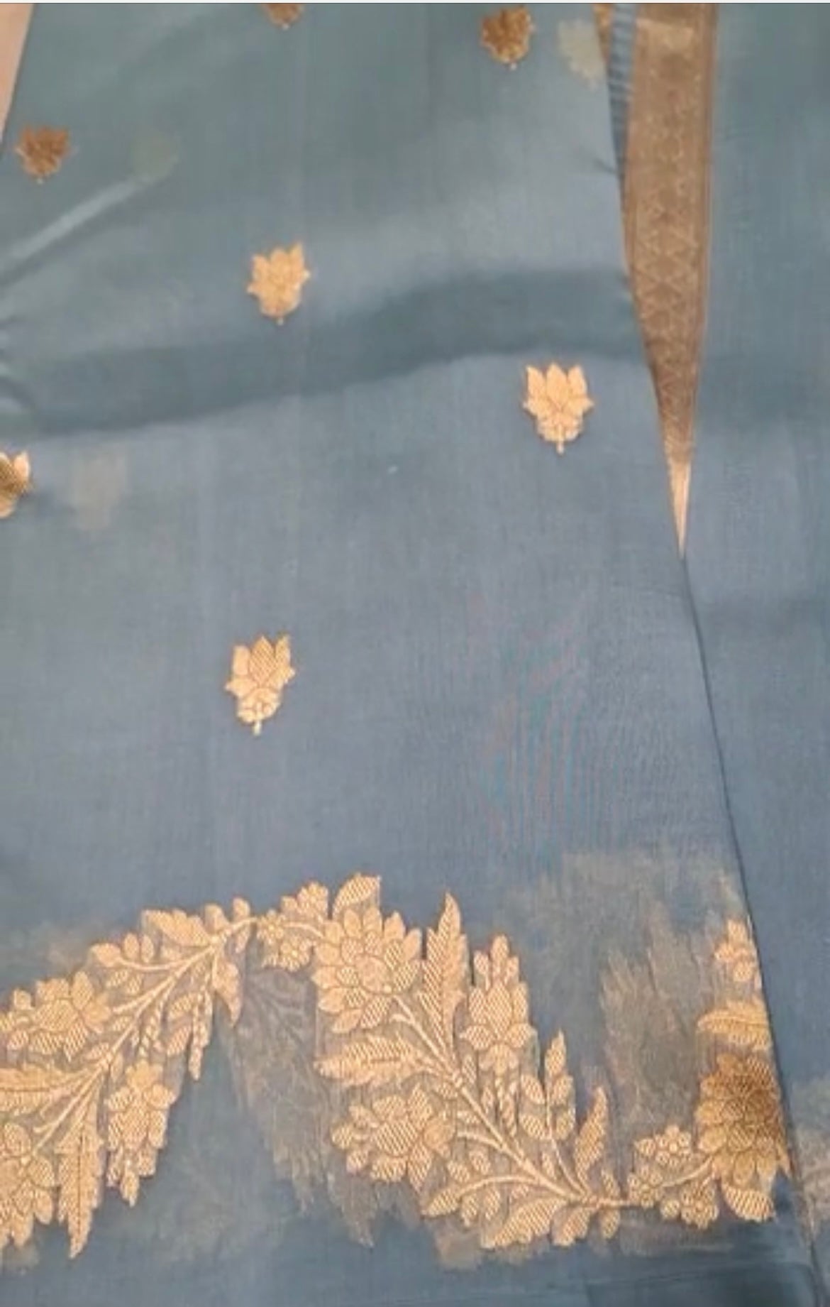 Avesha handloom Banarsi kora saree - Saffronfashionindia