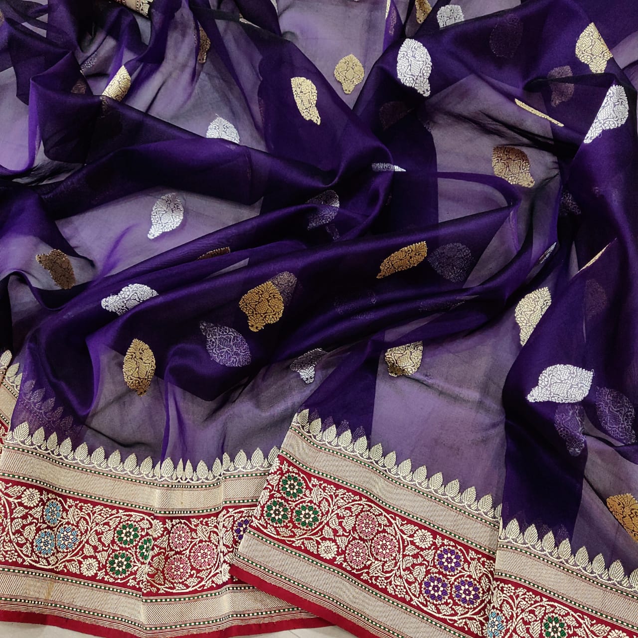 Umrao kora handwoven saree - Saffronfashionindia
