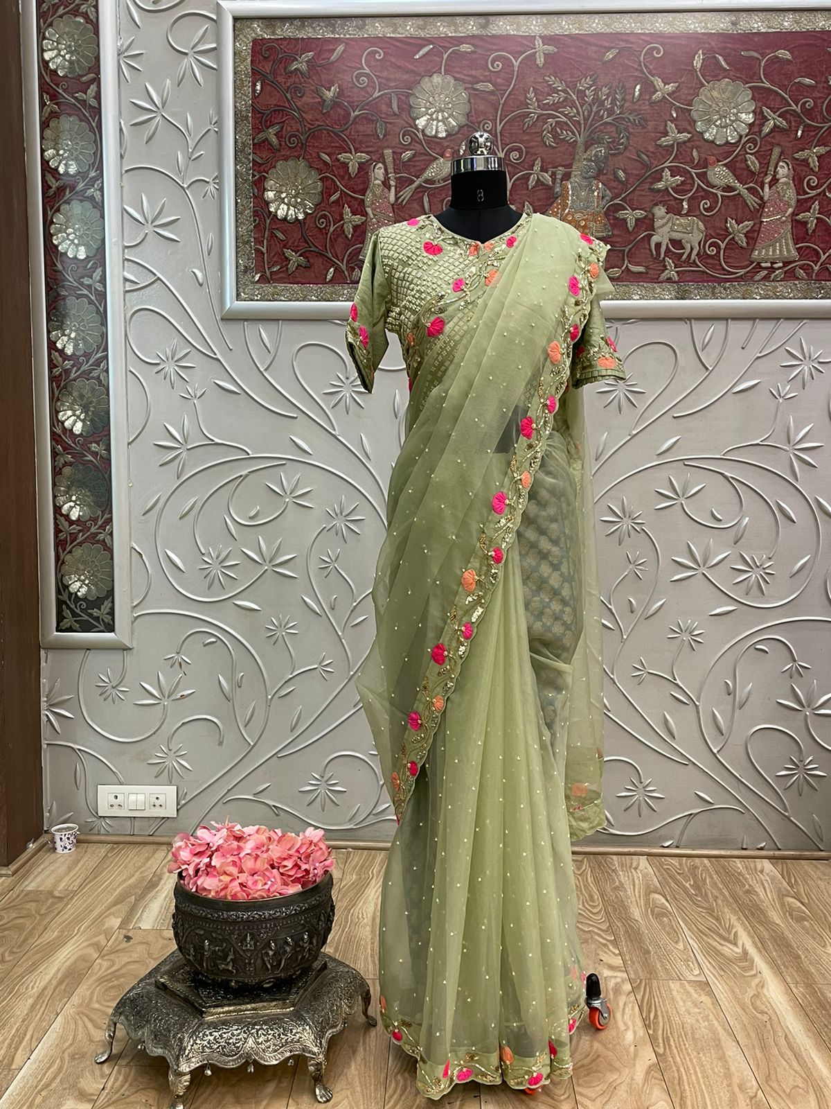 Venusiani embroidery sari - Saffronfashionindia