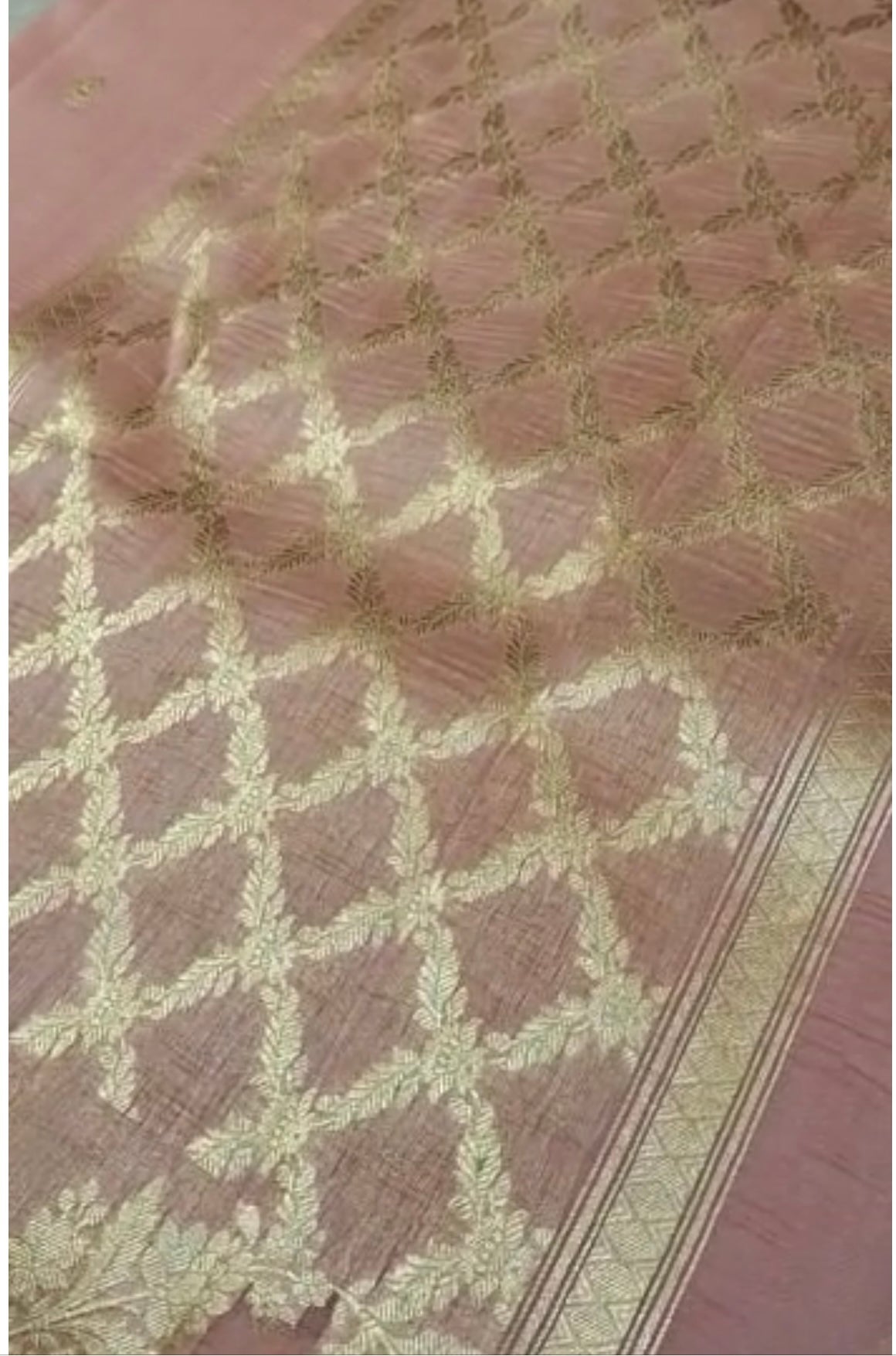 Avesha handloom Banarsi kora saree - Saffronfashionindia