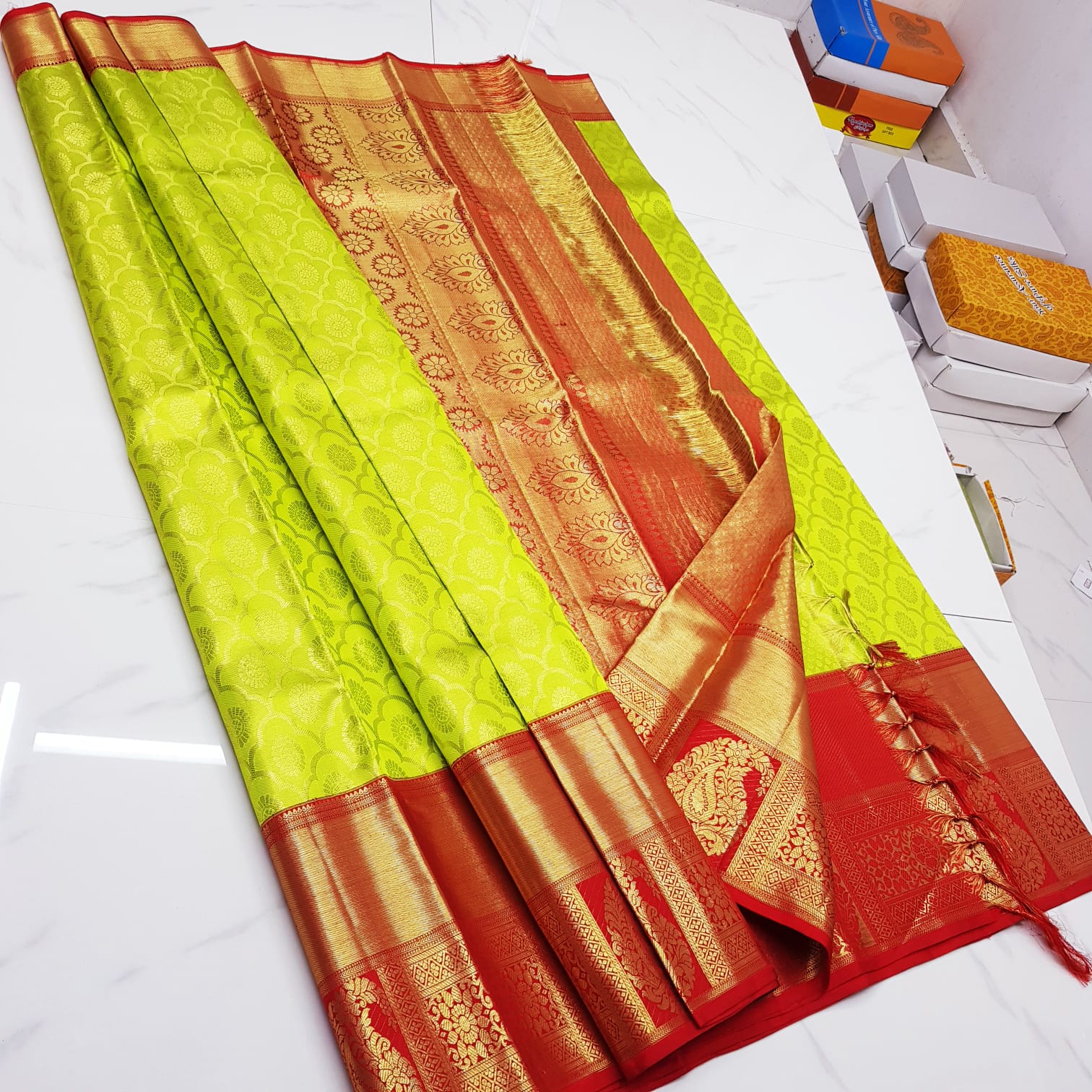 Pure silk Kanchipuram saree - Saffronfashionindia