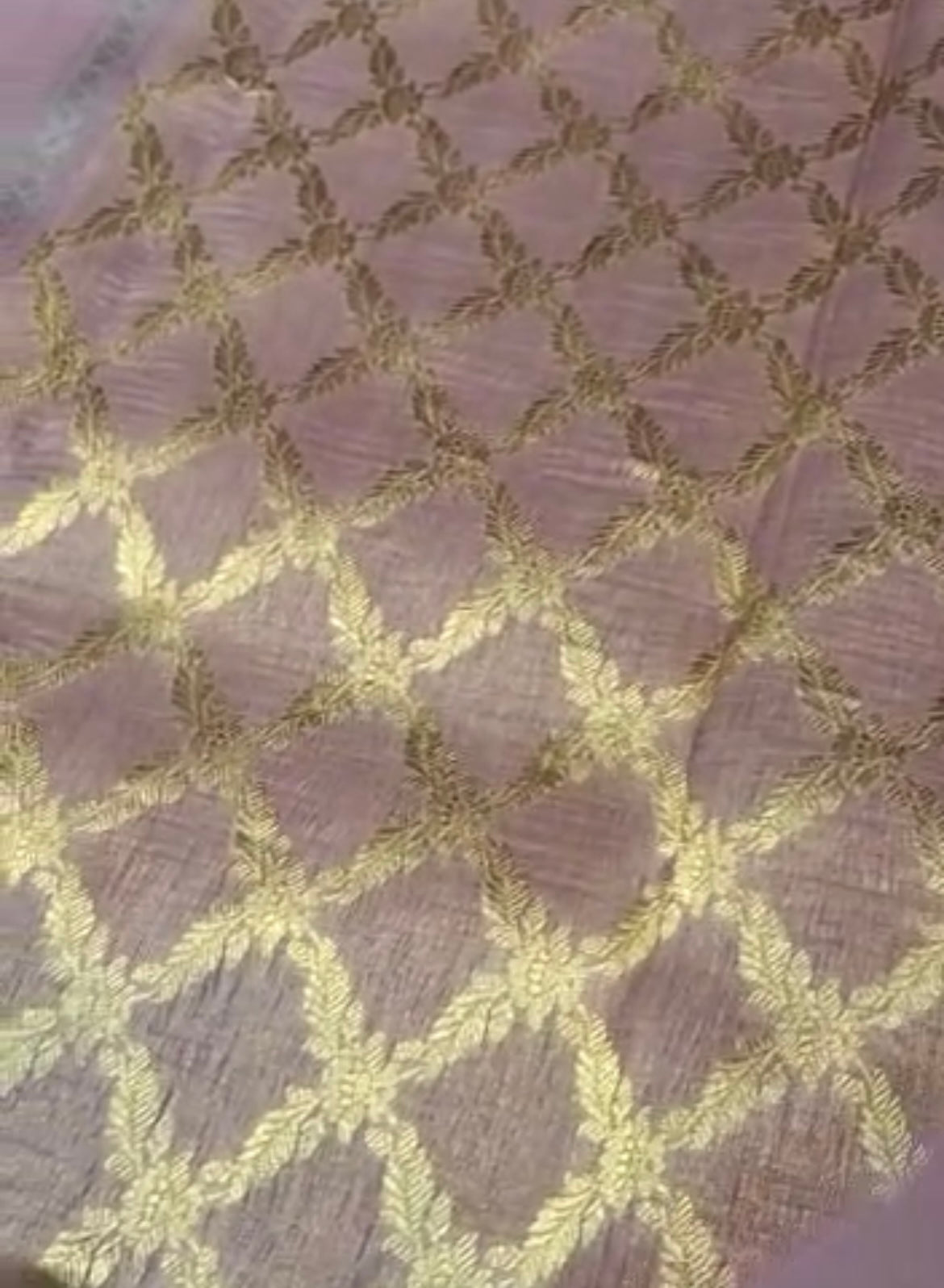 Avesha handloom Banarsi kora saree - Saffronfashionindia