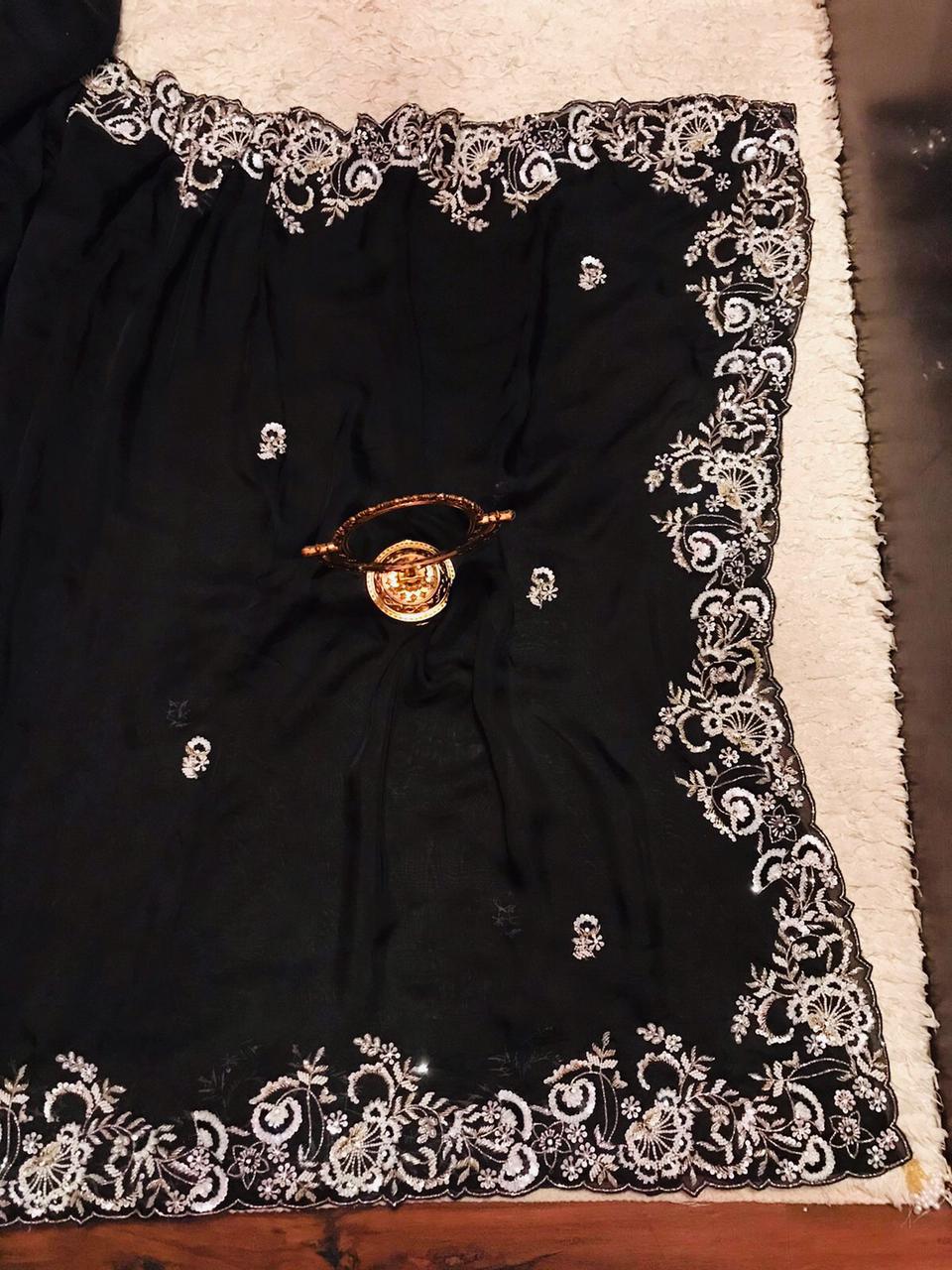 Shuvita organza posh saree - Saffronfashionindia